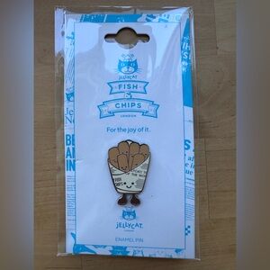 Jellycat Fish & Chips Enamel Pin — Brown & Cream